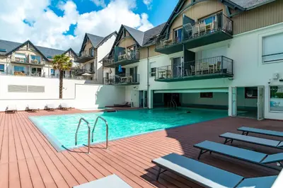 Piscine de l'établissement Liorzh - Appt proche plage idéal pour familles ou située à proximité