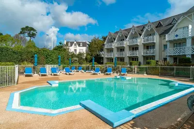 Piscine de l'établissement Sternoka - Appt avec vue mer avec piscine ou située à proximité