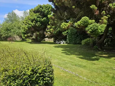Jardin de l'établissement GÎTE L'anglais, appartement privé en Duplex avec accès Jacuzzi à 10min des plages
