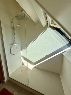 Salle de bains dans l'établissement Chambre Les Oliviers
