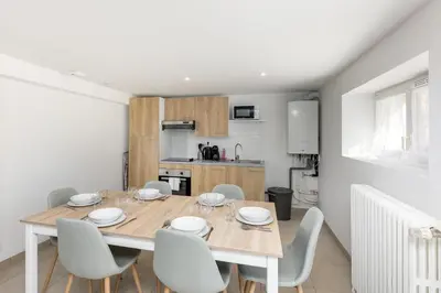 Cuisine ou kitchenette dans l'établissement Chambre indépendante Bellepoule