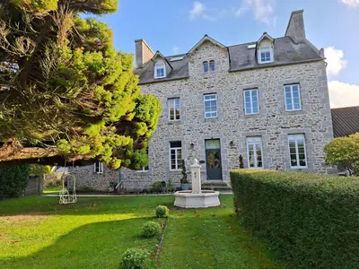 Jardin de l'établissement L'Haussmannien Presbytère St Hervé