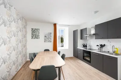 Cuisine ou kitchenette dans l'établissement Chambre indépendante SPI
