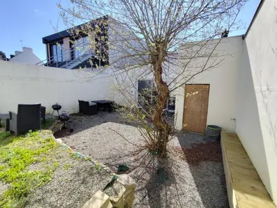 Jardin de l'établissement Beau studio en toute intimité proche facultés