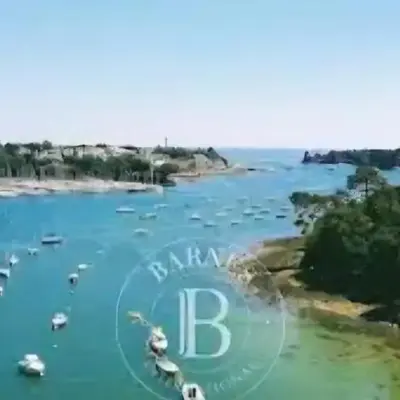AU PIED DE LA MER AU COEUR DE LA STATION bel appartement contemporain