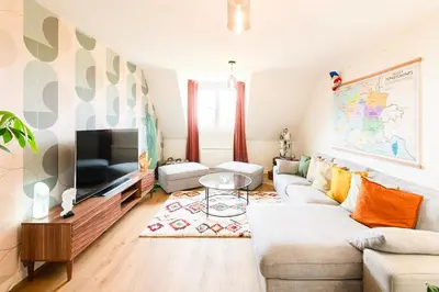 Télévision ou salle de divertissement dans l'établissement Einstein I Chambre privée dans Coliving