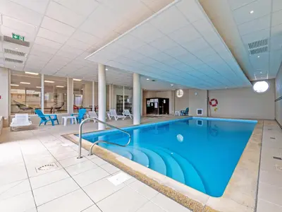 Piscine de l'établissement D Bertheaume 412 2P5 ou située à proximité