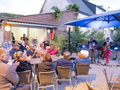 Clients de l'établissement Chalet cosy avec terrasse à Bénodet - API-1-52-1447