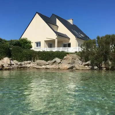 MAISON LES PIEDS DANS L EAU
