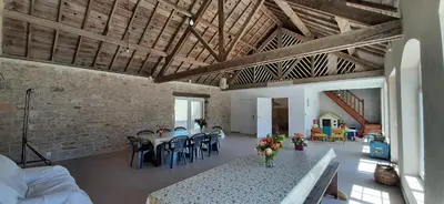 Coin salon dans l'établissement 12 RDC Appartement 2 chambres jardin terrasse