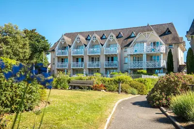 Jardin de l'établissement Le Petit Fort - Duplex avec Piscine